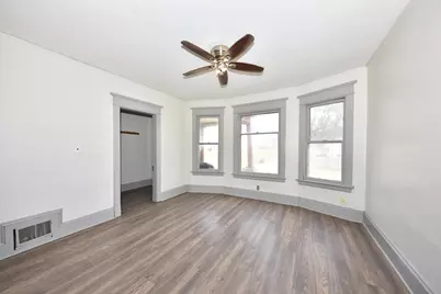 3413 W Vine St #3415, Milwaukee, WI 53208 - Photo 6
