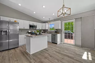 10011 Sheridan Rd, Pleasant Prairie, WI 53158 - Photo 12
