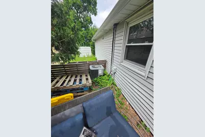 8329 W Auer Ave, Milwaukee, WI 53222 - Photo 6