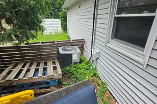 8329 W Auer Ave, Milwaukee, WI 53222 - Photo 6