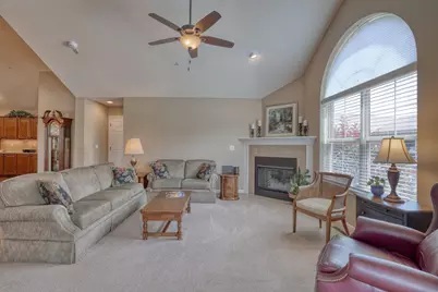 W250N5002  William Dr, Sussex, WI 53072 - Photo 6