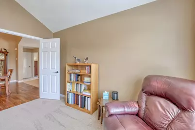 W250N5002  William Dr, Sussex, WI 53072 - Photo 26