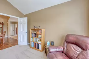 W250N5002 William Dr, Sussex, WI 53072 - Photo 26