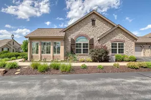 W250N5002 William Dr, Sussex, WI 53072 - Photo 4