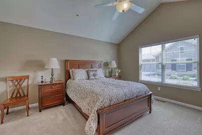 W250N5002  William Dr, Sussex, WI 53072 - Photo 16