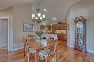 W250N5002 William Dr, Sussex, WI 53072 - Photo 12