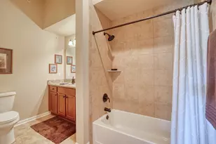 W250N5002 William Dr, Sussex, WI 53072 - Photo 22