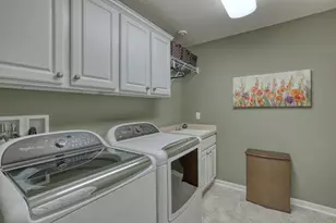 W250N5002 William Dr, Sussex, WI 53072 - Photo 30
