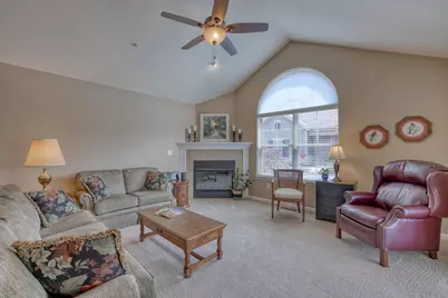 W250N5002  William Dr, Sussex, WI 53072 - Photo 8