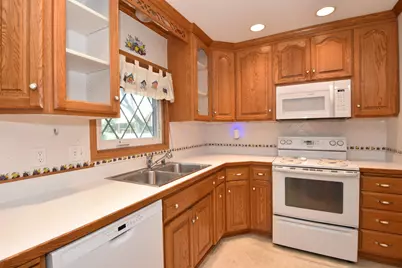 2205  Dwight St, Racine, WI 53403 - Photo 8