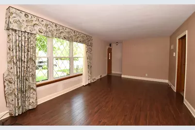 2205  Dwight St, Racine, WI 53403 - Photo 4
