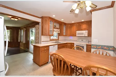2205  Dwight St, Racine, WI 53403 - Photo 6