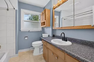 1008 Saxony Dr, Racine, WI 53402 - Photo 14