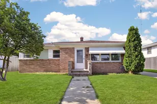 1008 Saxony Dr, Racine, WI 53402 - Photo 1