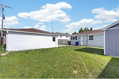 1008  Saxony Dr, Racine, WI 53402 - Photo 22