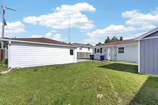 1008 Saxony Dr, Racine, WI 53402 - Photo 22