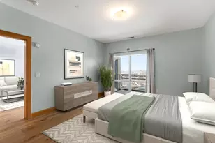 1550 E Royall Pl, Milwaukee, WI 53202 - Photo 8