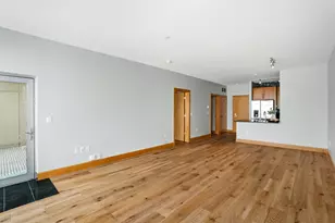 1550 E Royall Pl, Milwaukee, WI 53202 - Photo 2