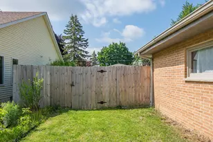2267 W Grange Ave, Milwaukee, WI 53221 - Photo 40