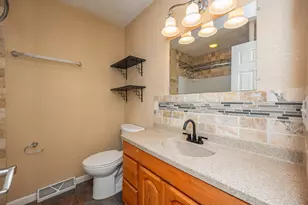 2267 W Grange Ave, Milwaukee, WI 53221 - Photo 24