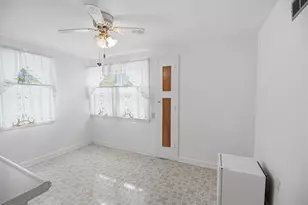 4324 N 15th St, Milwaukee, WI 53209 - Photo 12