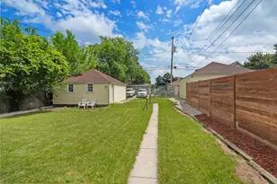 4324 N 15th St, Milwaukee, WI 53209 - Photo 18