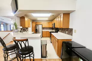 1134 N Sunnyslope Dr, Racine, WI 53406 - Photo 8