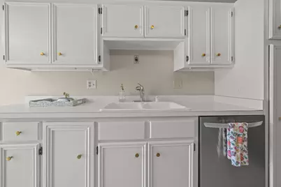 1118  Pilgrim Pkwy, Elm Grove, WI 53122 - Photo 14