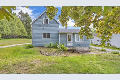 1151  Franklin Dr, Cleveland, WI 53015 - Photo 2