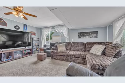 1151  Franklin Dr, Cleveland, WI 53015 - Photo 8