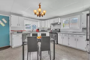 1151 Franklin Dr, Cleveland, WI 53015 - Photo 6
