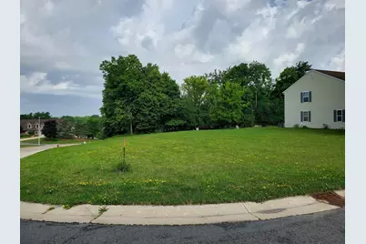 447  Northview Trl, Hartford, WI 53027 - Photo 1