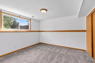 30012 Meadow Dr, Burlington, WI 53105 - Photo 12