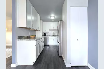 6322 S 20th St, Milwaukee, WI 53221 - Photo 8