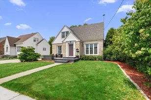 132 E Douglas St, Port Washington, WI 53074 - Photo 4