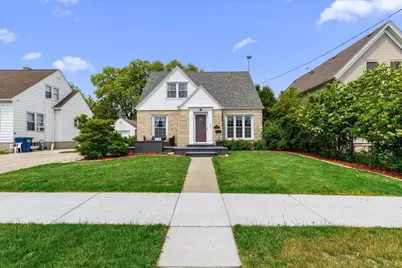132 E Douglas St, Port Washington, WI 53074 - Photo 2