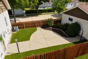 2000 S 72nd St, West Allis, WI 53219 - Photo 34