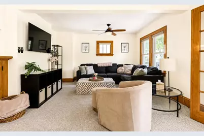 2000 S 72nd St, West Allis, WI 53219 - Photo 6