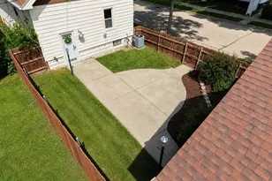 2000 S 72nd St, West Allis, WI 53219 - Photo 32