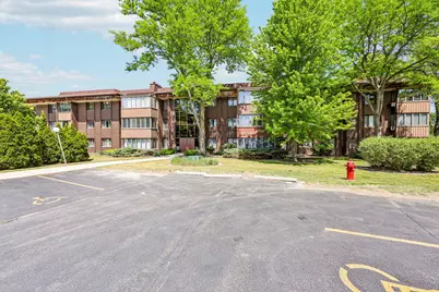 N85W15700  Ridge Rd #307, Menomonee Falls, WI 53051 - Photo 30