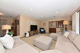 12765 Winthrop Ct, Brookfield, WI 53005 - Photo 6