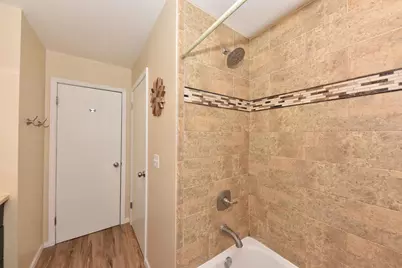 12765  Winthrop Ct, Brookfield, WI 53005 - Photo 18