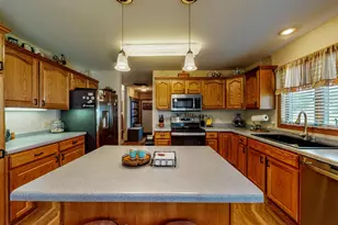 1505 Raveen St, Fort Atkinson, WI 53538 - Photo 2