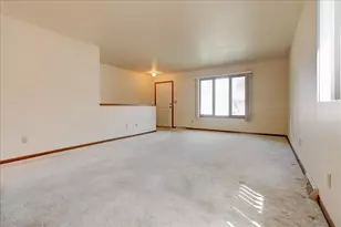 914 Northern Sands Pl, Onalaska, WI 54650 - Photo 8