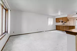 914 Northern Sands Pl, Onalaska, WI 54650 - Photo 6