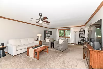 4105 W McGinnis Dr, Franklin, WI 53132 - Photo 4