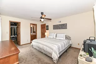 4105 W McGinnis Dr, Franklin, WI 53132 - Photo 14