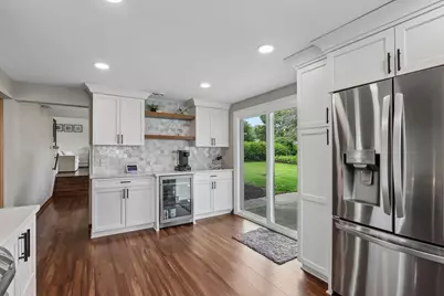 5806  Glen Flora Dr, Greendale, WI 53129 - Photo 10