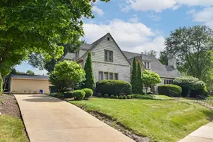 8525 Ravenswood Cir, Wauwatosa, WI 53226 - Photo 26