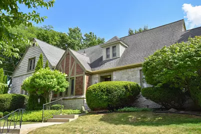 8525  Ravenswood Cir, Wauwatosa, WI 53226 - Photo 24